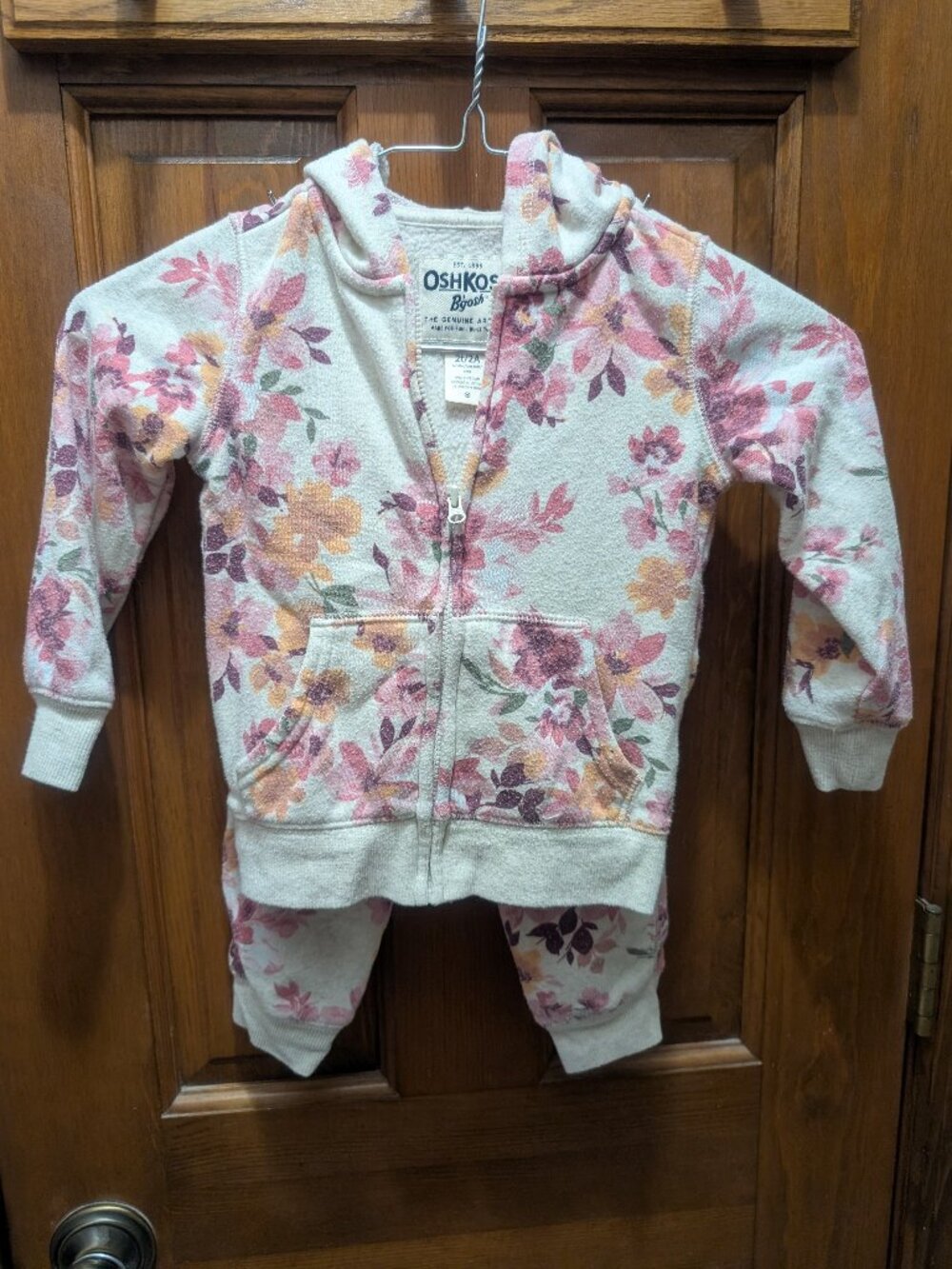 Toddler Girl Tracksuit Set, size 2T